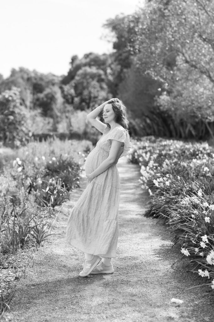 Spring at Filoli. Bay Area Maternity Photography session. Daffodils.