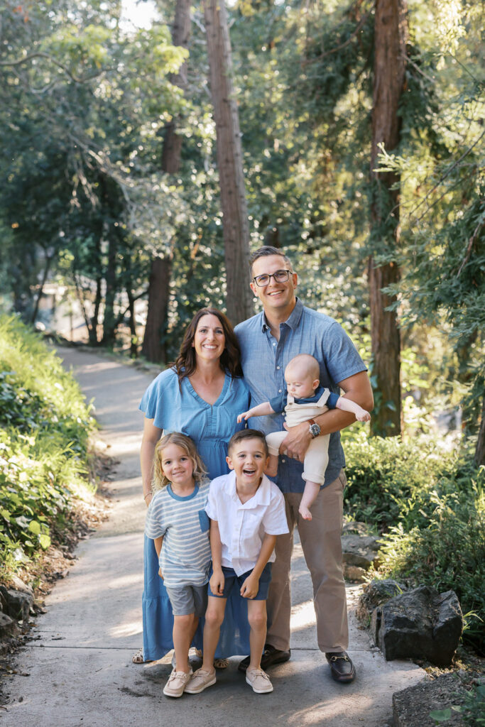 family of five at Dracena Park for a piedmont family photography session